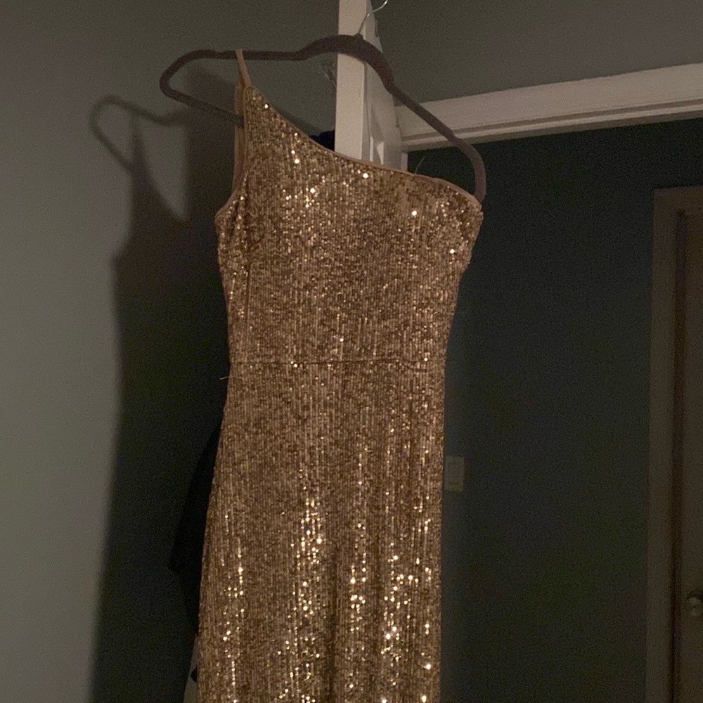One sleeve sequins dress worn once